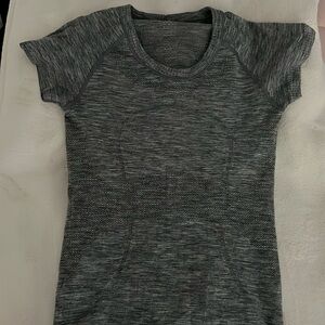 Lululemon Swiftly Tech Full Length Shirt | Size 4 | Gray